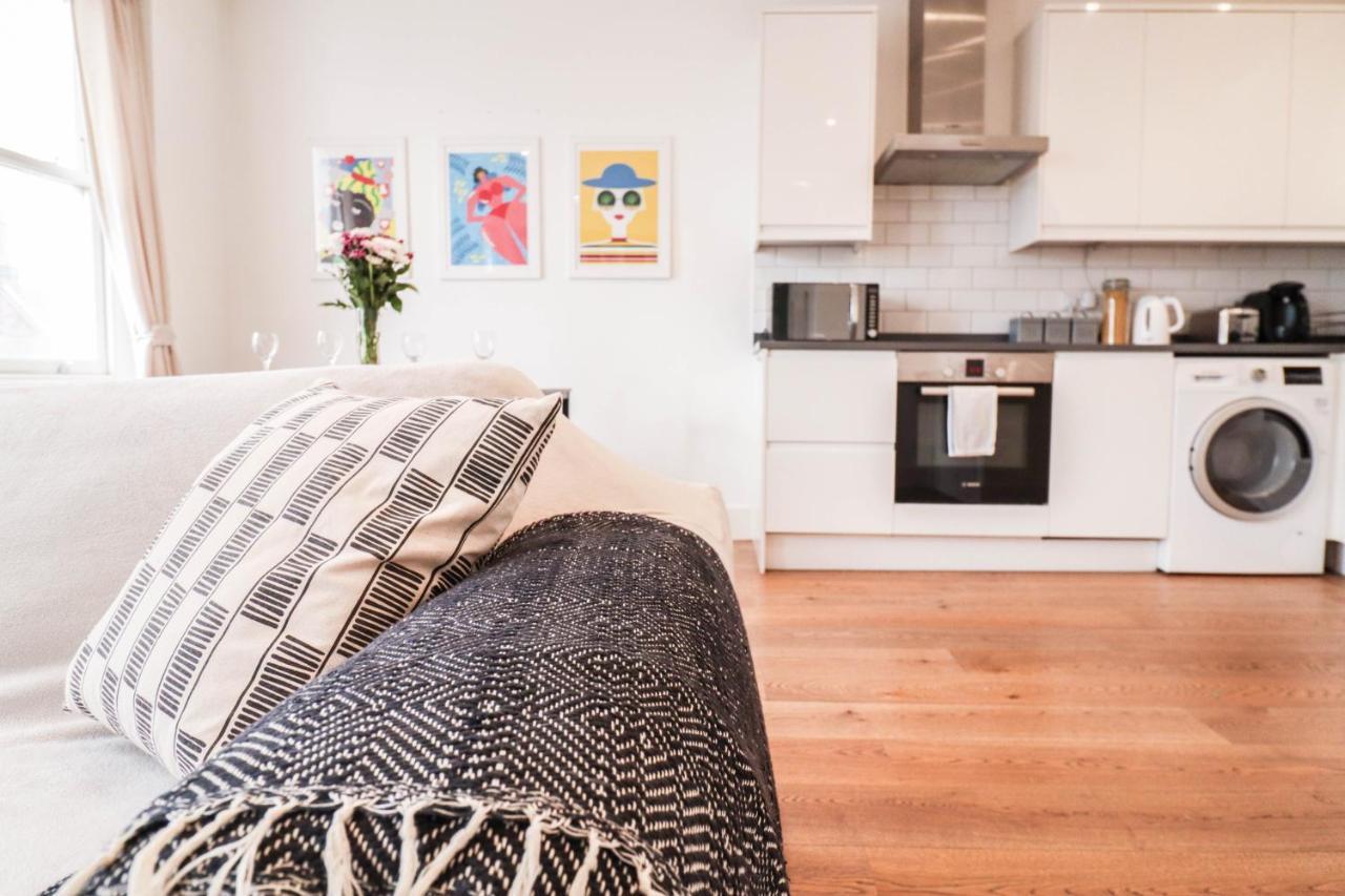 Modern & Spacious 1 Bedroom Clapham Junction Flat Londen Buitenkant foto