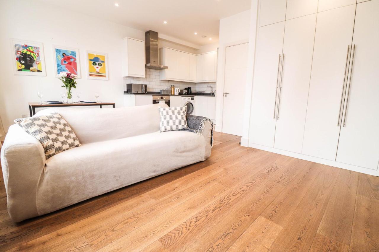 Modern & Spacious 1 Bedroom Clapham Junction Flat Londen Buitenkant foto